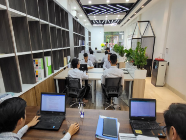 Nhân sự